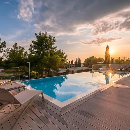 Apartamento Luxury Apartment Bel Etage With Swimming Pool